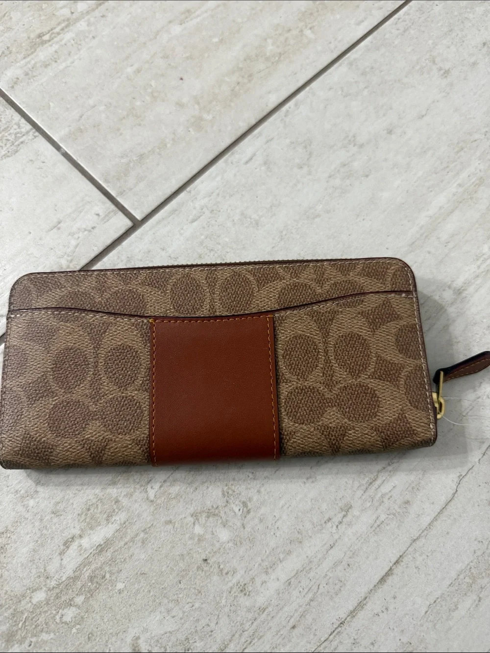 Coach Brown Signature Canvas Zip Wallet with tan caramel Leather Accent ..new